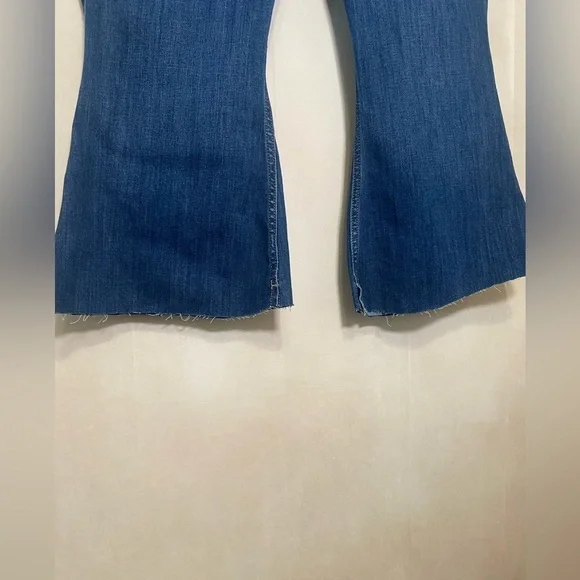 Hollister women's 34 short high rise vintage flare denim w/ raw hem EUC - Picture 4 of 5